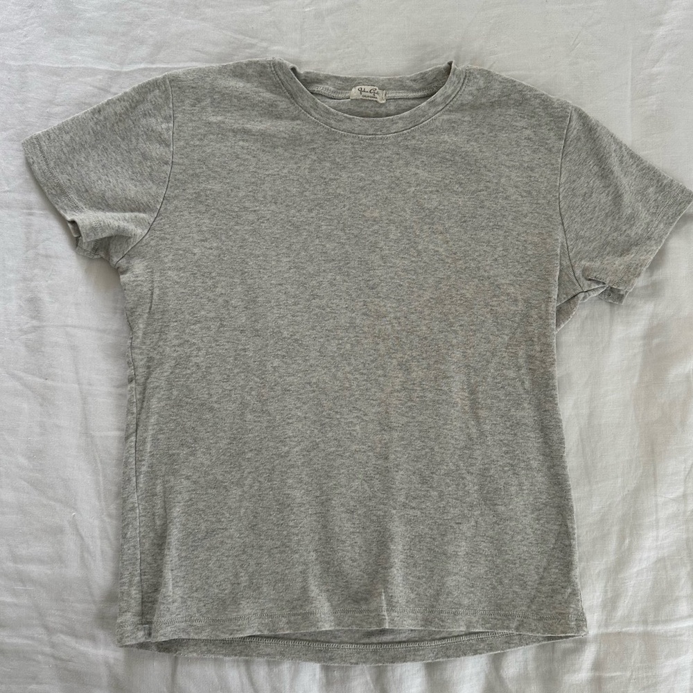 Brandy Melville - T- Shirts (3) - Picture 4 of 9